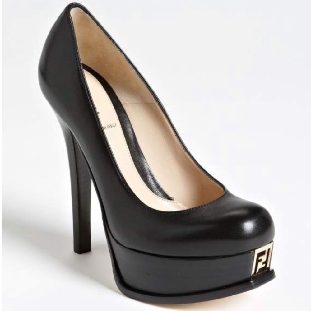 Fendi Décolleté Nappa Leather Pump